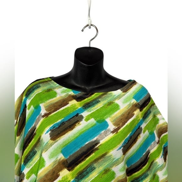 Colori, (Made in 🇨🇦), Asymmetrical Blouse, Large, Green, Blue & White - Picture 9 of 9